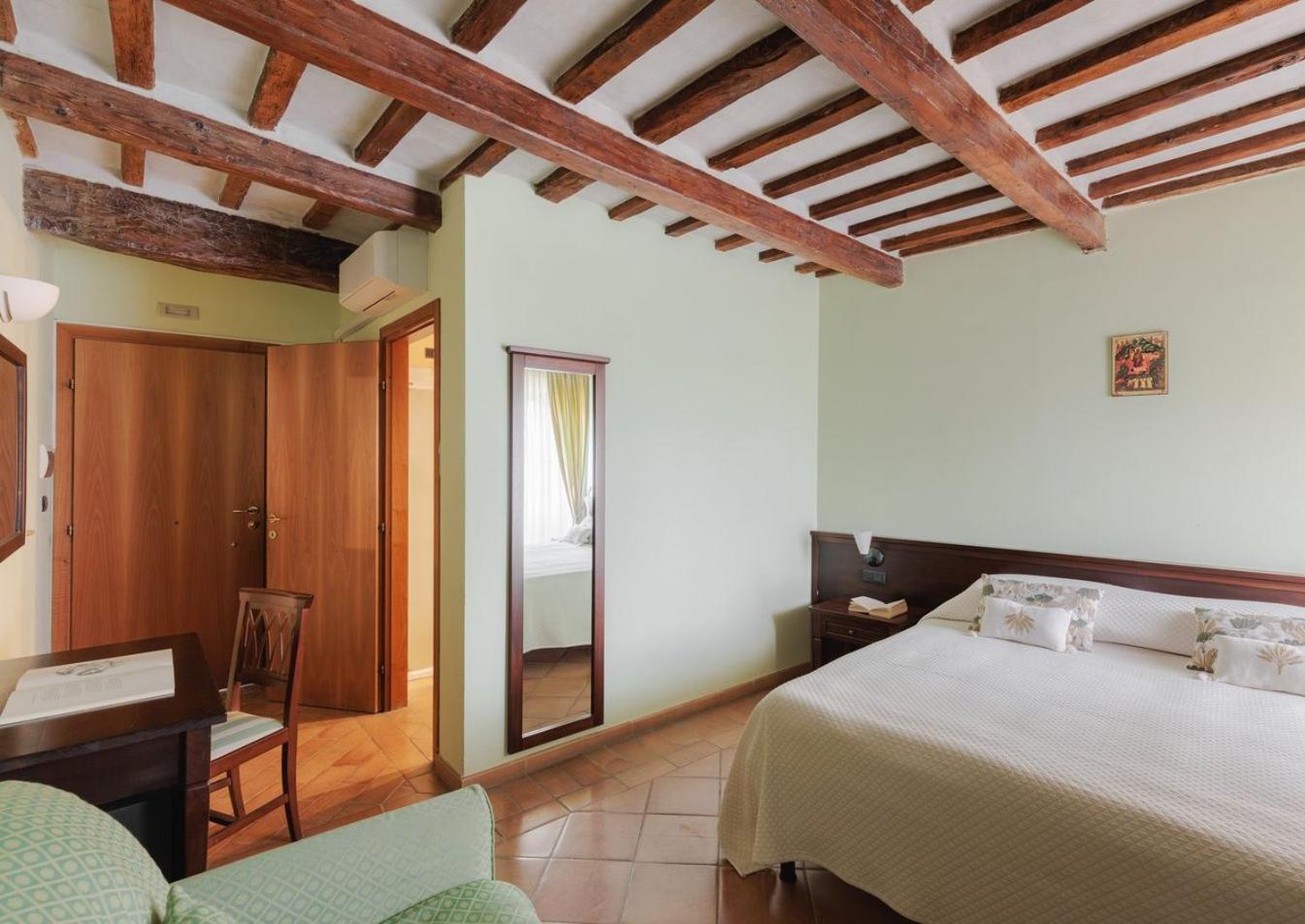 Hotel San Claudio Corridonia Exterior photo